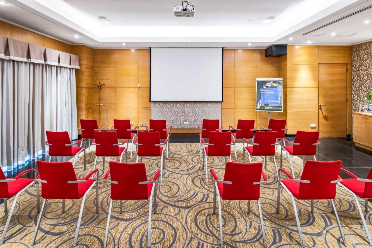 Radisson Blu Hotel, Rijád Exteriér fotografie Meeting room