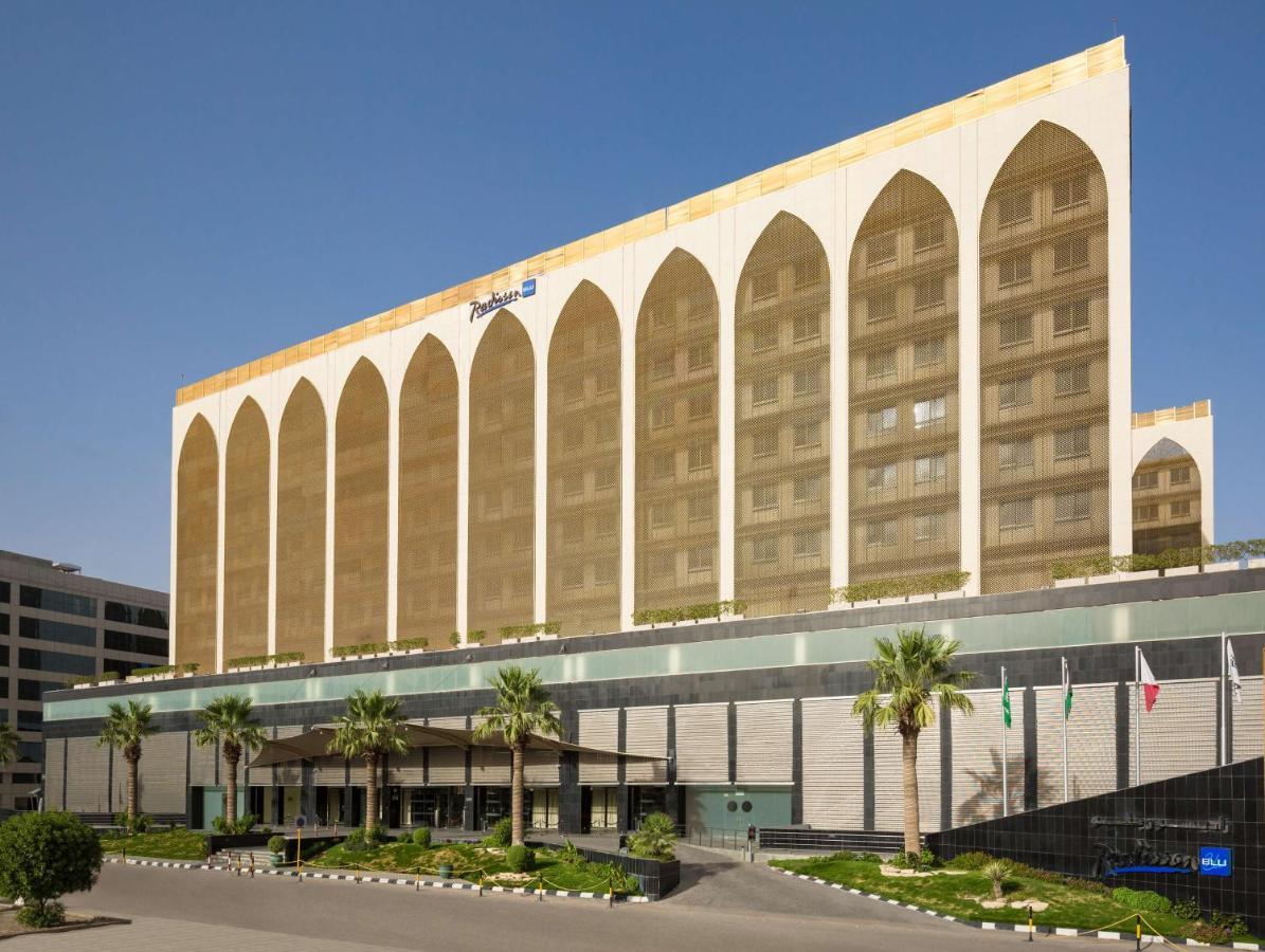 Radisson Blu Hotel, Rijád Exteriér fotografie The hotel in 2012
