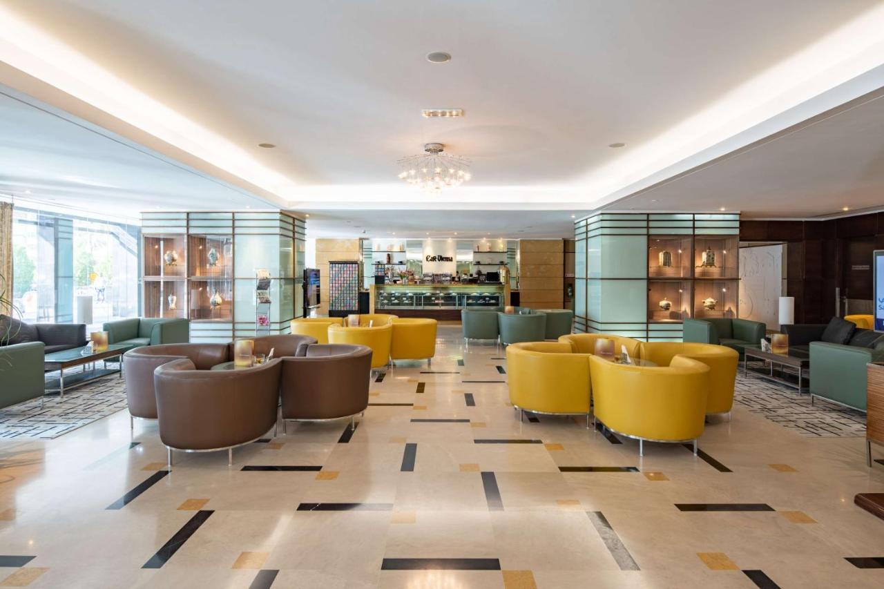 Radisson Blu Hotel, Rijád Exteriér fotografie Lobby