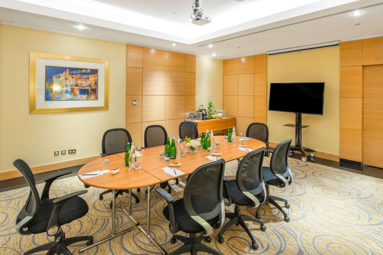 Radisson Blu Hotel, Rijád Exteriér fotografie Meeting room