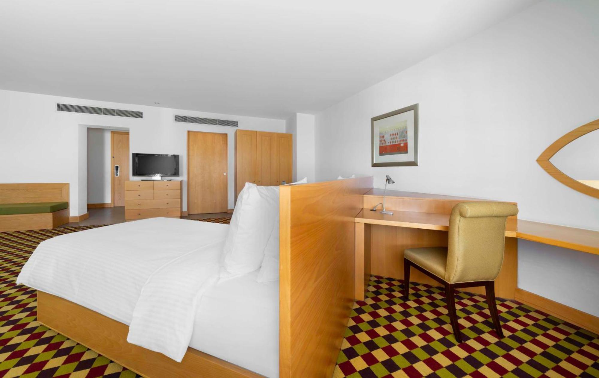 Radisson Blu Hotel, Rijád Exteriér fotografie A room at the hotel